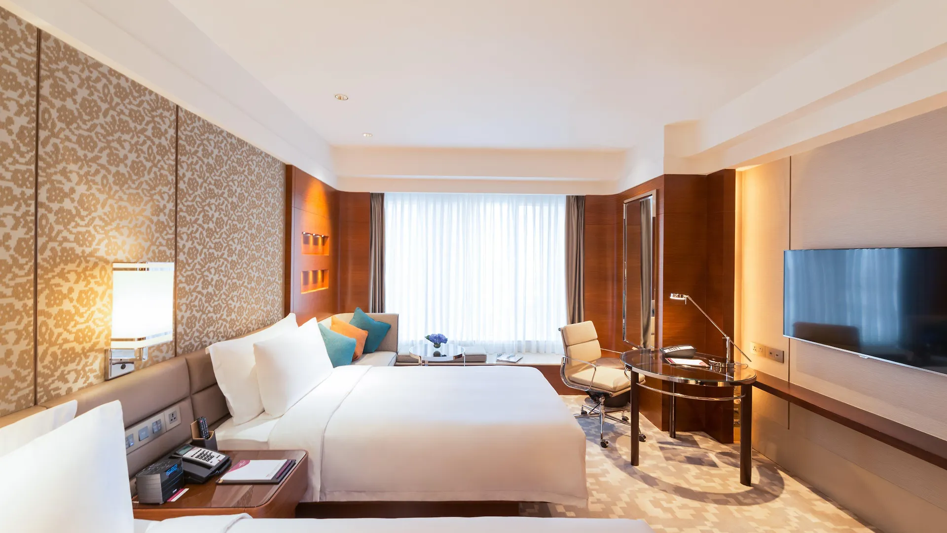Hotel Crowne Plaza Macau By Ihg 5*,  China